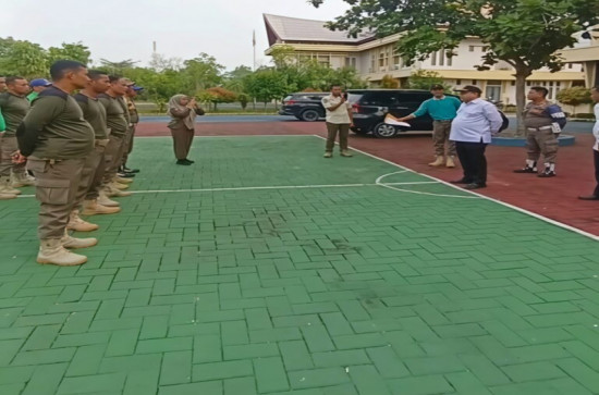 Jelang HUT ke-76 Kabupaten Kampar, Kasatpol PP Zulfikar Pimpin Pengecekan Pasukan Pataka