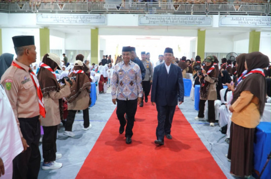 Hadir pada Ultah Ponpes Gontor Ke 100 Tahun, Bupati Kampar Ahmad Yuzar ; Ponpes Telah Lahirkan Generasi Pemimpin