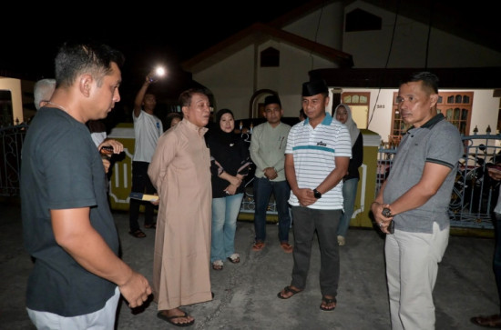 Bupati Kampar Ahmad Yuzar Tinjau Korban Kebakaran, Pastikan Pemerintah Hadir untuk Masyarakat