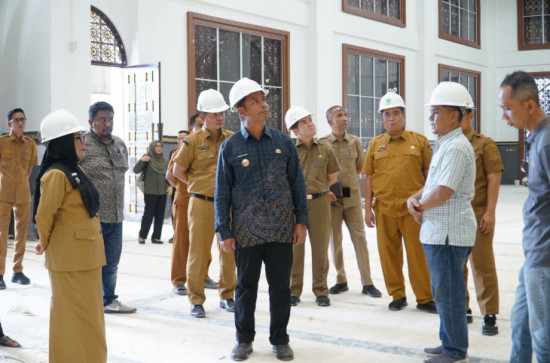 Bupati Dan Wakil Bupati Kampar Tinjau PROYEK Islamic Center , Target Rampung 18 Maret 2026. 