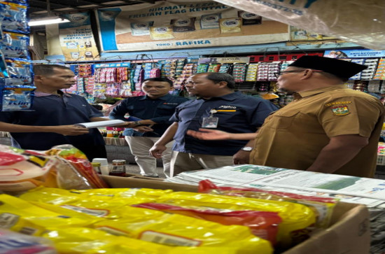 Perum BULOG KC Kampar bersama Dinas Perdagangan Kabupaten Kampar Melakukan Sidak Pasar Untuk Memastikan Ketersediaan Stok Selama Ramadhan dan Menjelang Idul Fitri 2026