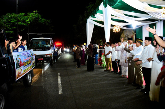 Bupati dan Wakil Bupati Kampar Lepas Pawai Takbir Keliling Sambut Idul Adha 1447 H. 