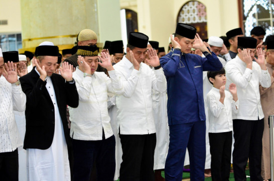 Bupati Kampar Tunaikan Sholat Idul Adha 1447 H di Masjid Al-Ihsan Islamic Center Bangkinang
