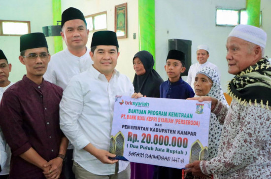 Bupati Kampar Diwakili Pj Sekda Pimpin Safari Ramadhan di Desa Tanjung Balam Siak Hulu 