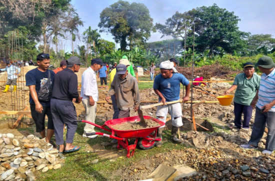Semangat Gotong Royong Bangkitkan Pembangunan, Persukuan Melayu Datuok Majolelo Dirikan Balai Adat di Pulau Belimbing Kuok