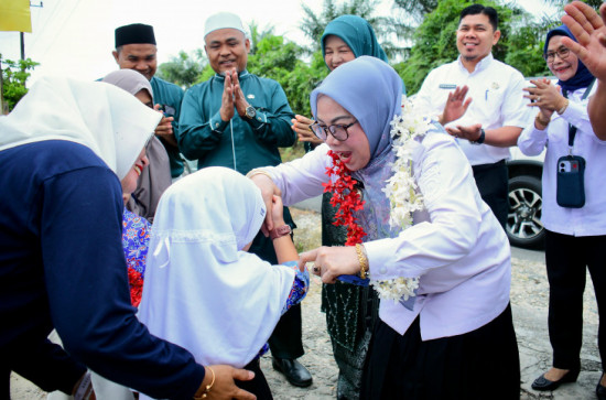 Lounching TV Pintar dan Terima Pembangunan Labor, Ruang kelas dan Toilet di SKB Kampar, Wabup Misharti sangat mengapresiasi Pemerintah Pusat Tingkatkan SDM Kampar 