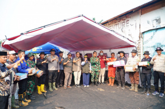 Staf Khusus Menteri Kehutanan Apresiasi Kesiapsiagaan Kampar Menangani Karhutla.
