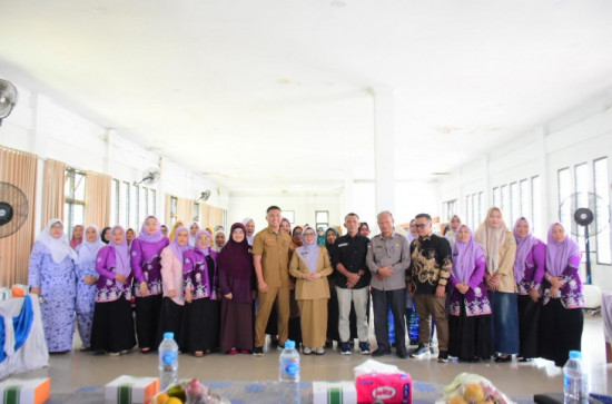 Wabup Misharti Buka Kegiatan untuk Tingkatkan Kemandirian Ekonomi dan Edukasi Hukum Perempuan Kampar.